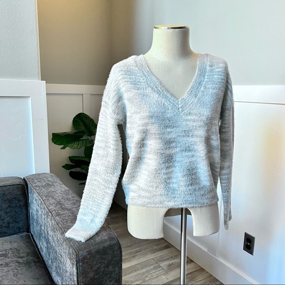 Nwt Jessica Simpson Fuzzy Sweater 